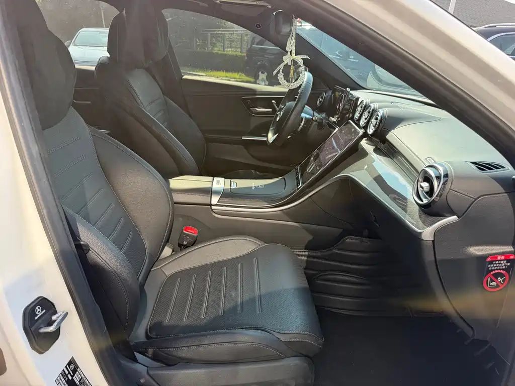 Mercedes-Benz C-Class 2023 — фото 9