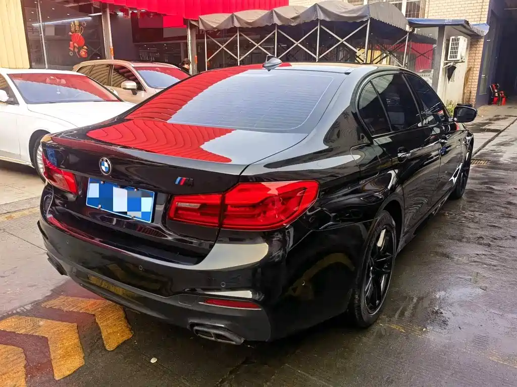 BMW 5 SERIES