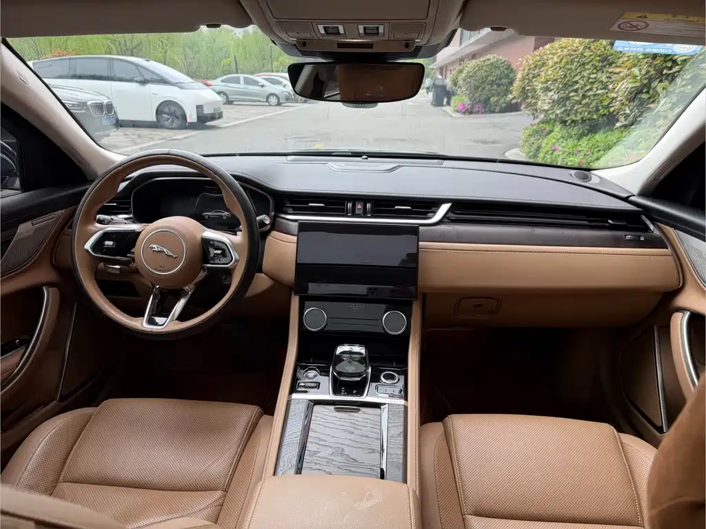 Jaguar XFL 2022 XFL 2.0T P250 Premium Luxury