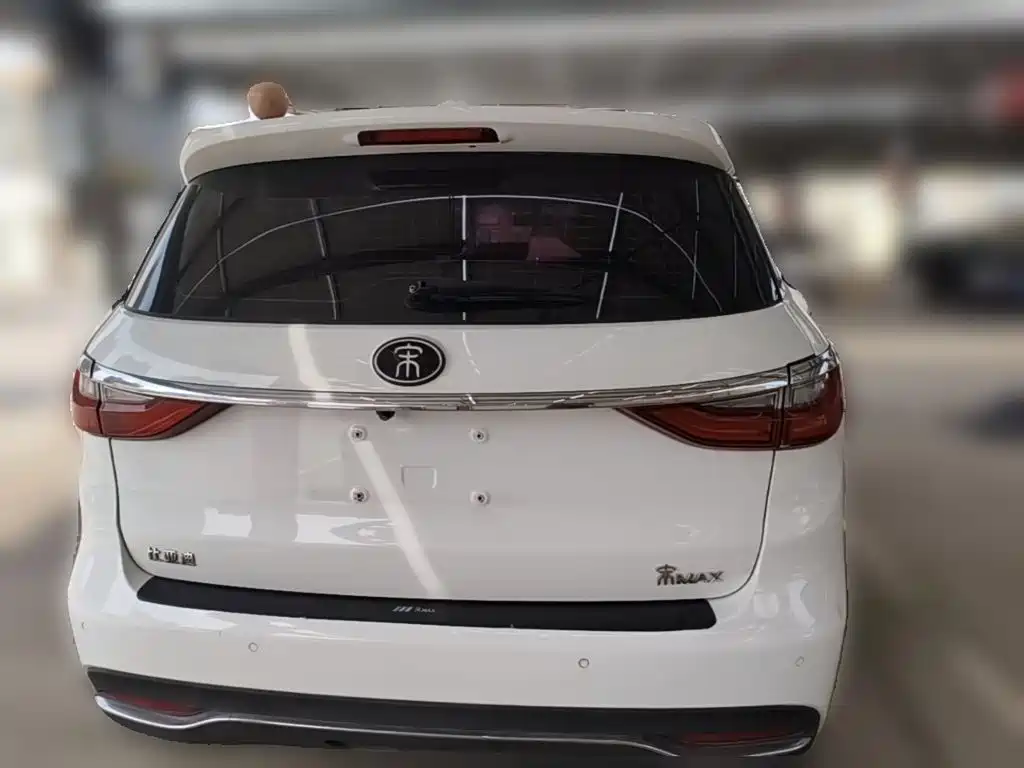 BYD MAX — миниатюра 8