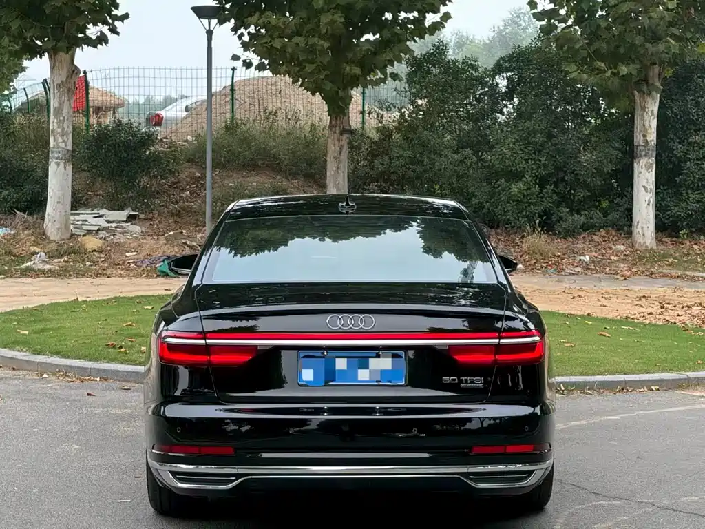 Audi A8 — миниатюра 5