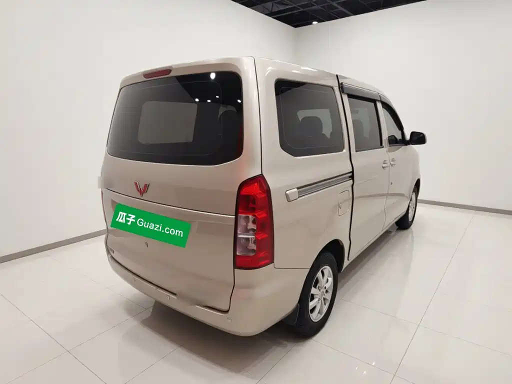 Wuling Hongguang V — миниатюра 6