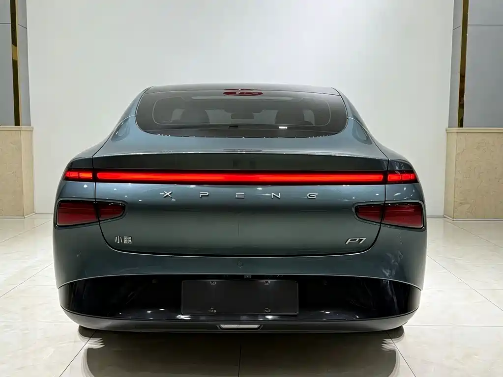 XPeng P7 — миниатюра 17