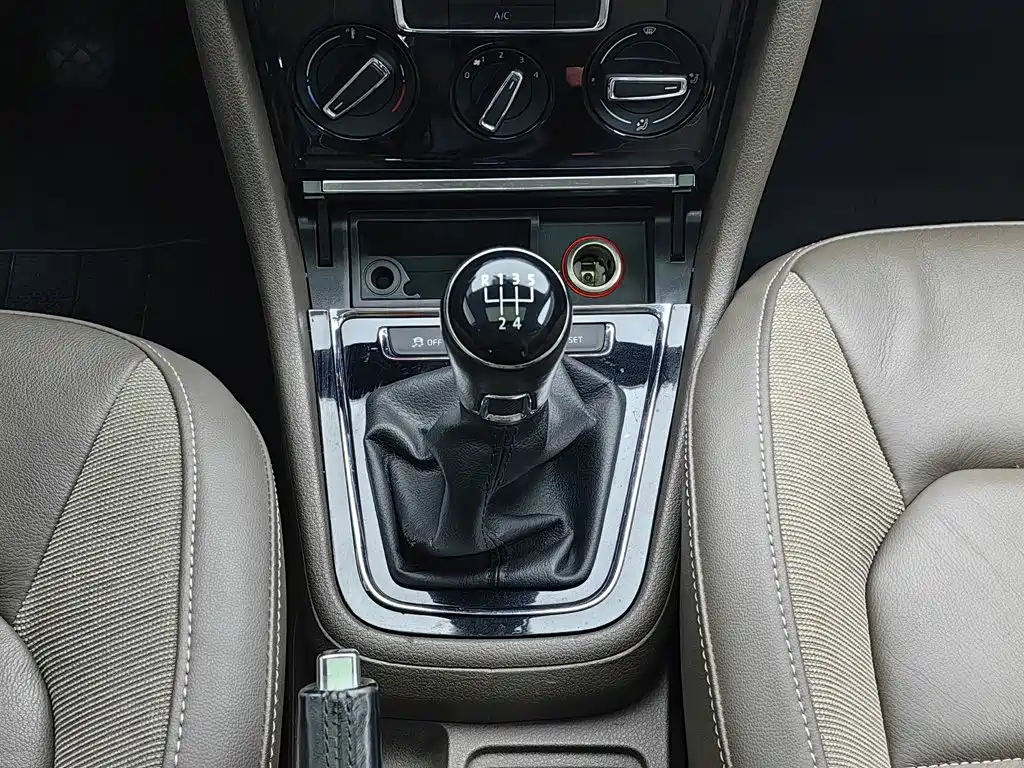 Volkswagen Bora — миниатюра 13