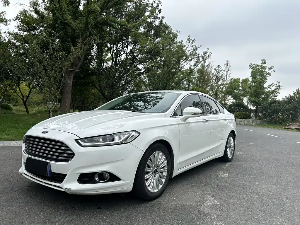 Ford Mondeo 2013 2.0L GTDi200 Luxury