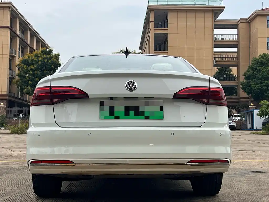 Volkswagen Bora EV — миниатюра 10