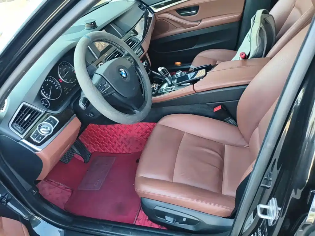 BMW 5 Series — миниатюра 20