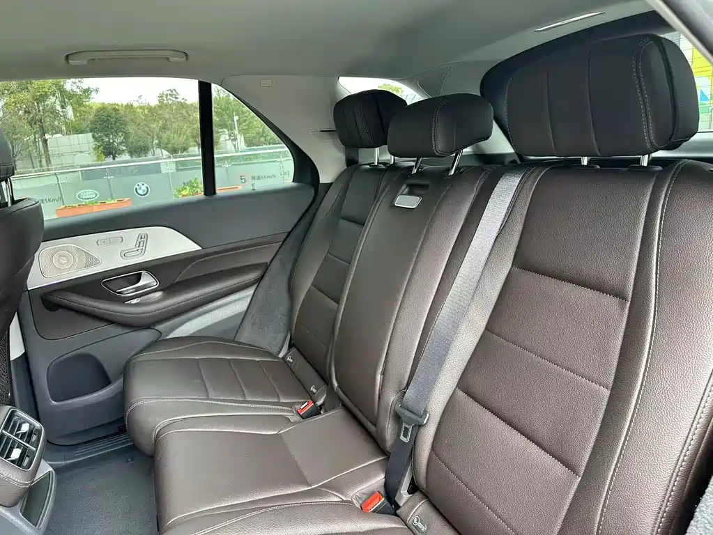 Mercedes-Benz GLE (Import) — миниатюра 17