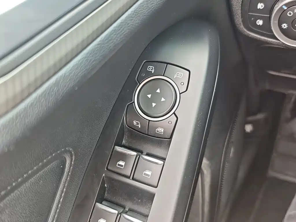 Ford Focus — миниатюра 15