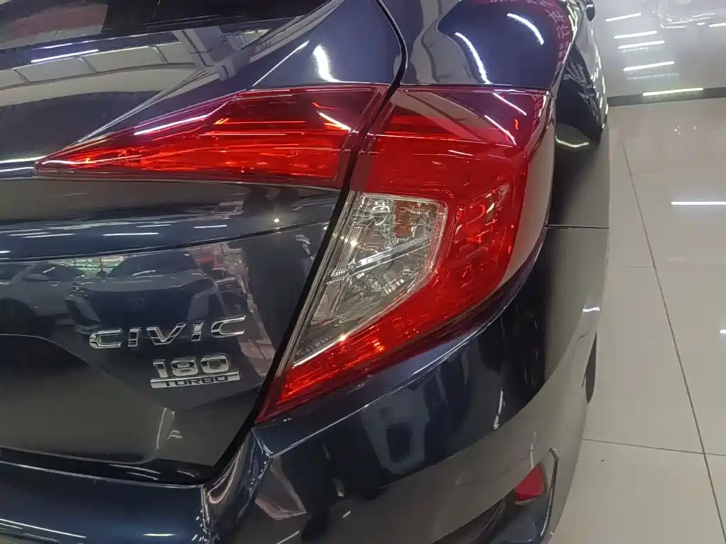 Honda Civic — миниатюра 8