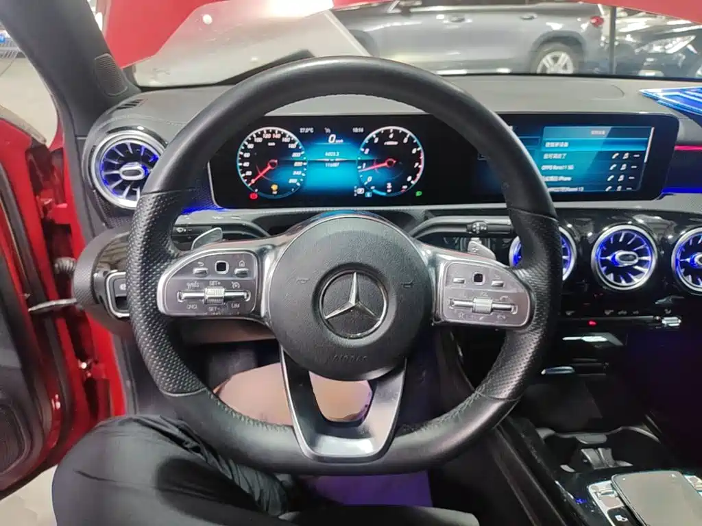 Mercedes-Benz A-Class — миниатюра 7