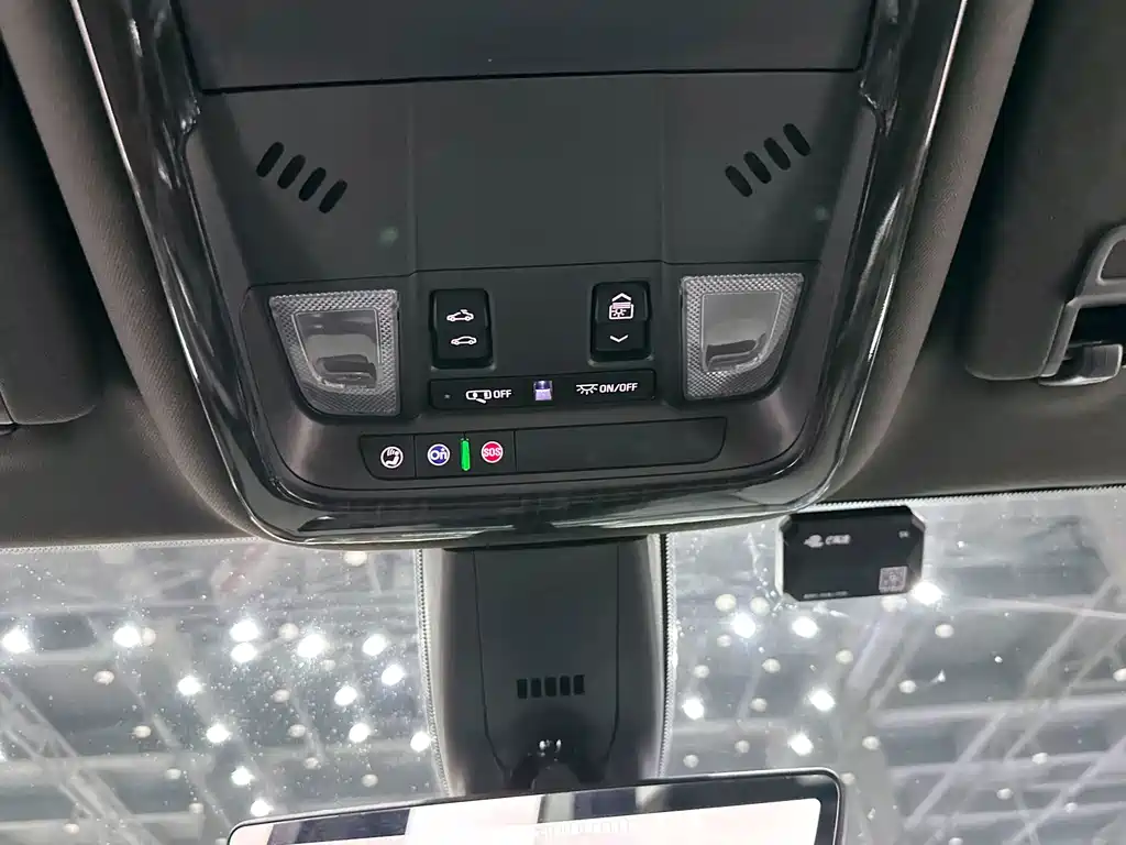 Cadillac XT6 — миниатюра 14
