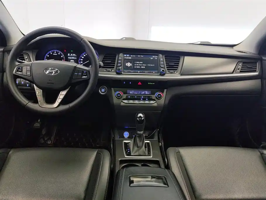 Hyundai Mistra - фото 12