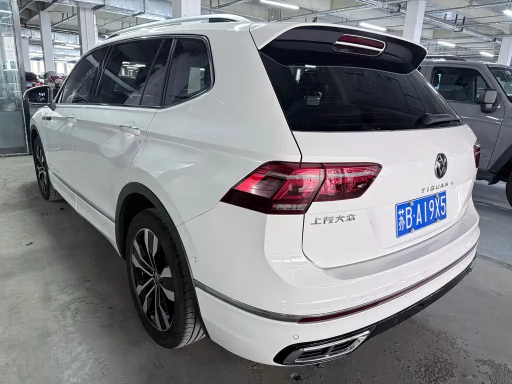 Volkswagen Tiguan L - фото 17