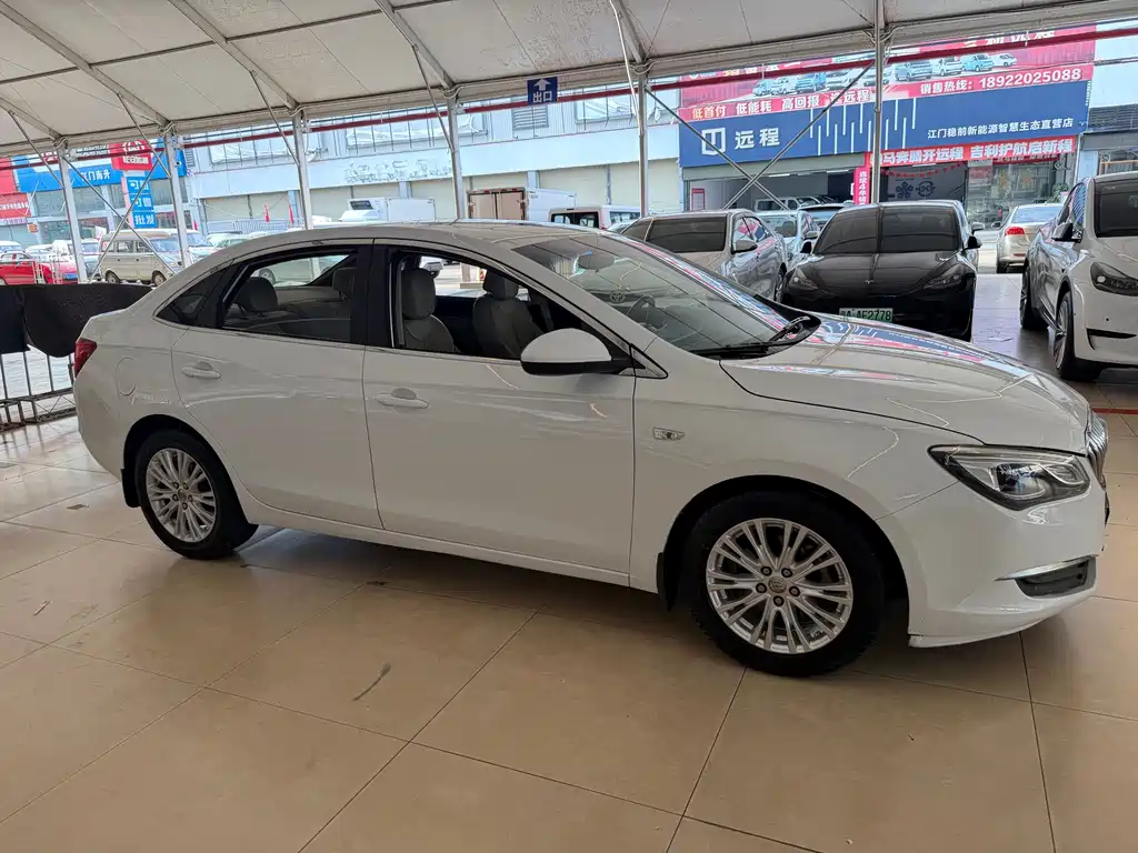 Buick Excelle — миниатюра 7