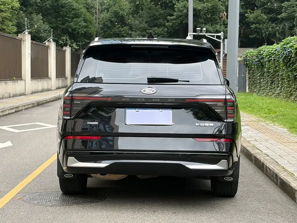 Ford Edge — миниатюра 10