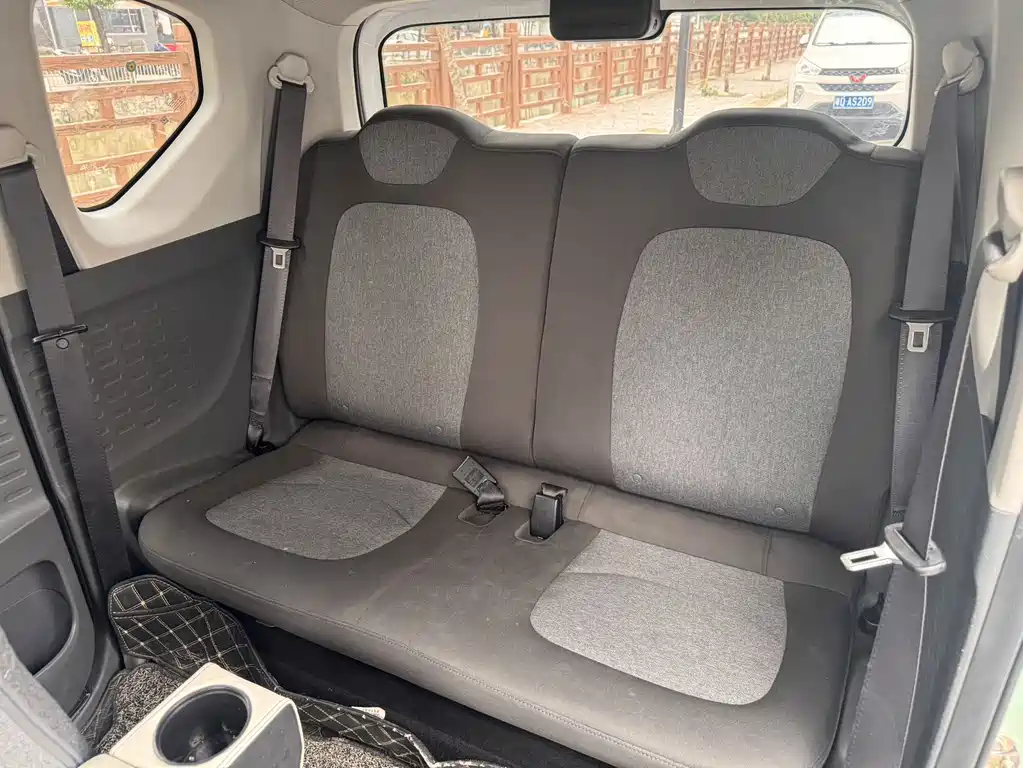 Wuling MINIEV — миниатюра 7