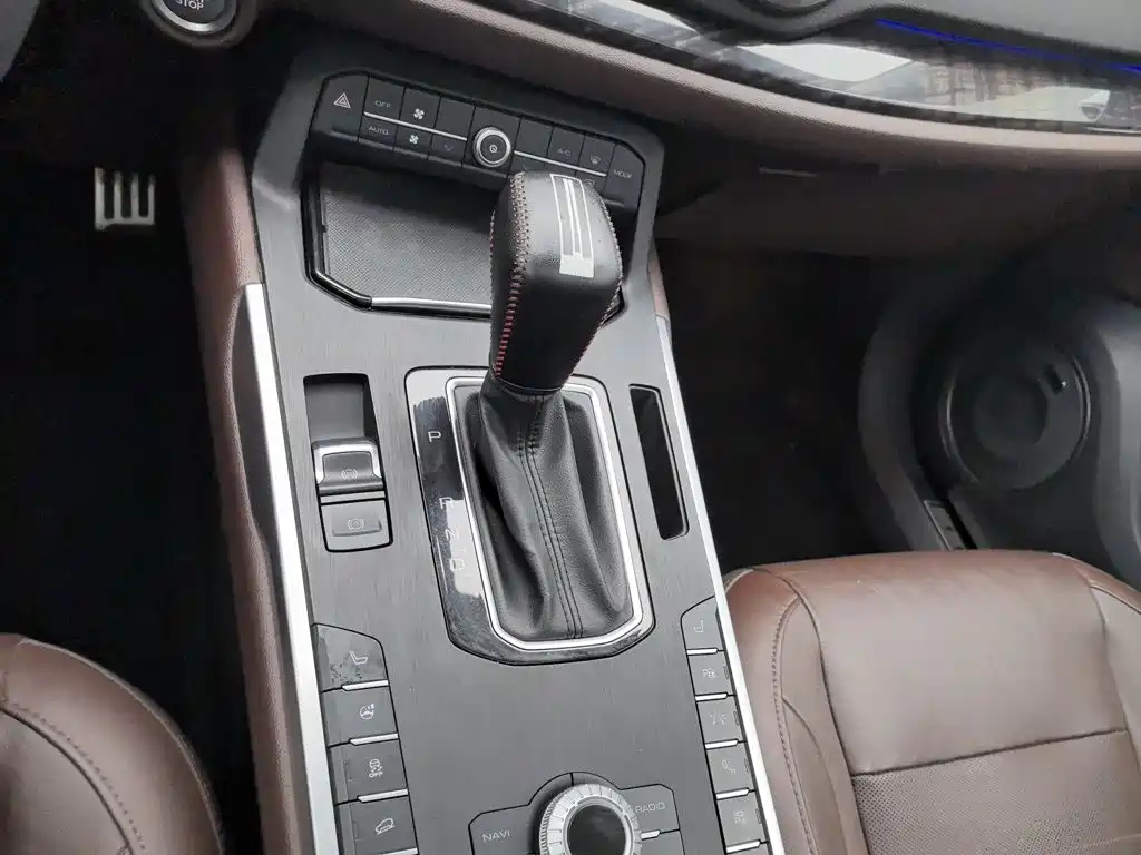 Wey Wey VV5 — миниатюра 13
