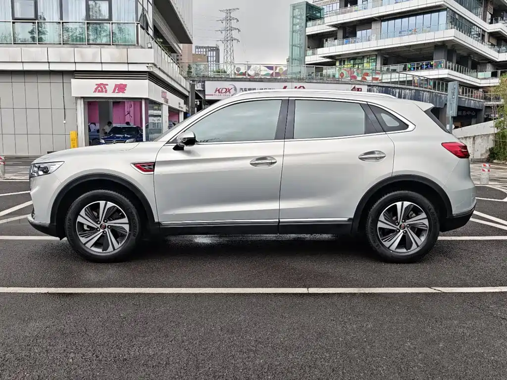 Hongqi HS5 2019 2.0T