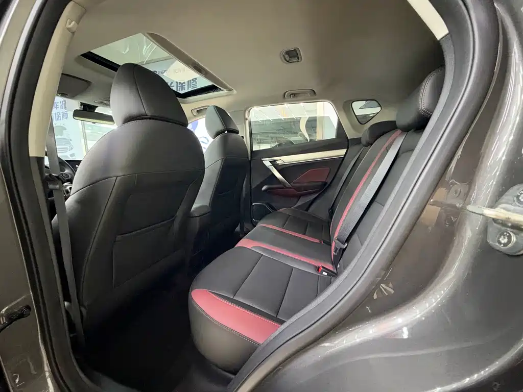 Geely Binyue — миниатюра 7