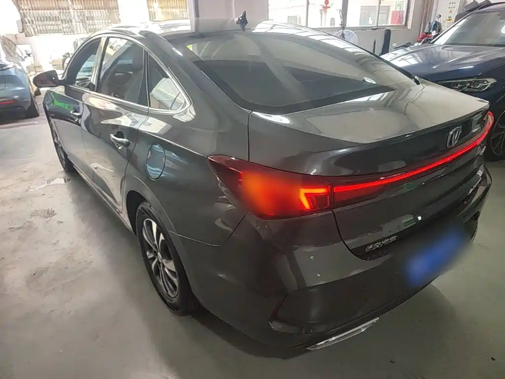 Changan Eado — миниатюра 5
