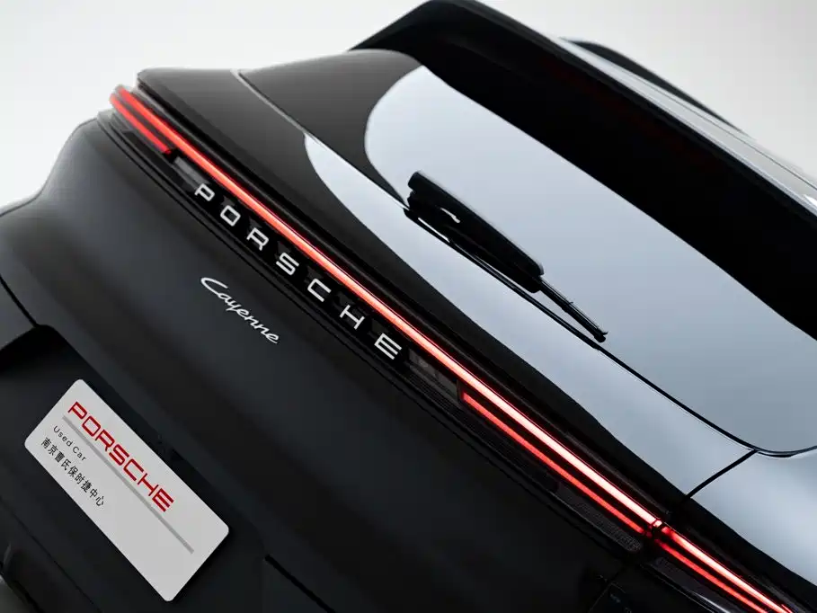 Porsche Cayenne — миниатюра 7
