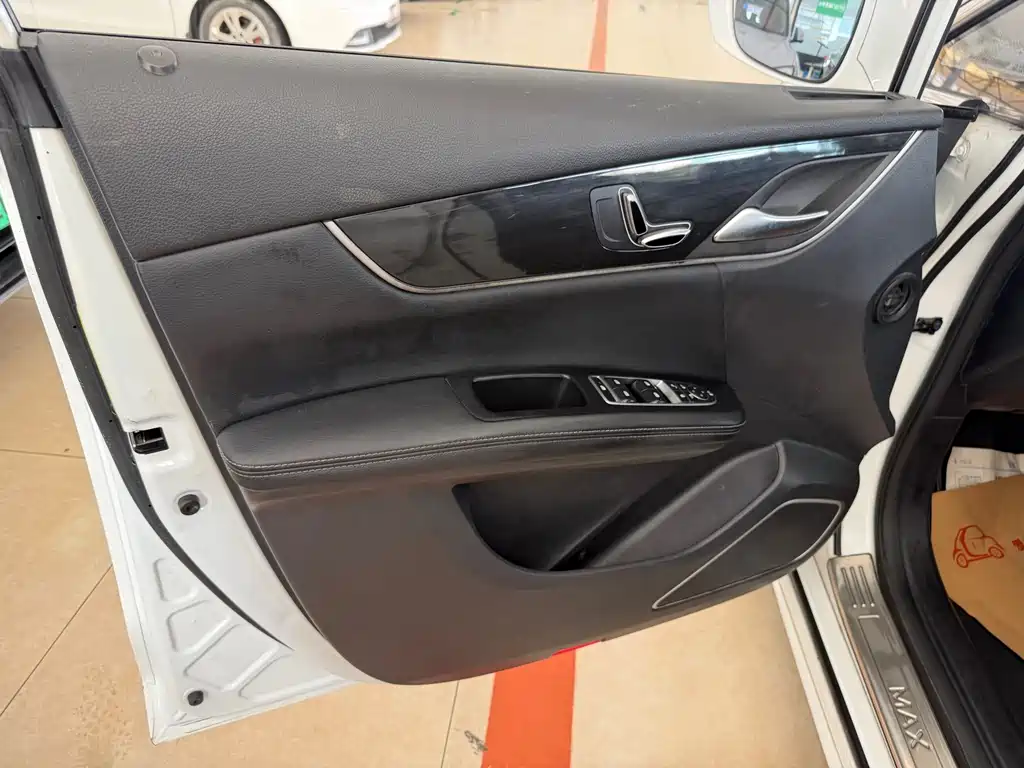 BYD MAX — миниатюра 29
