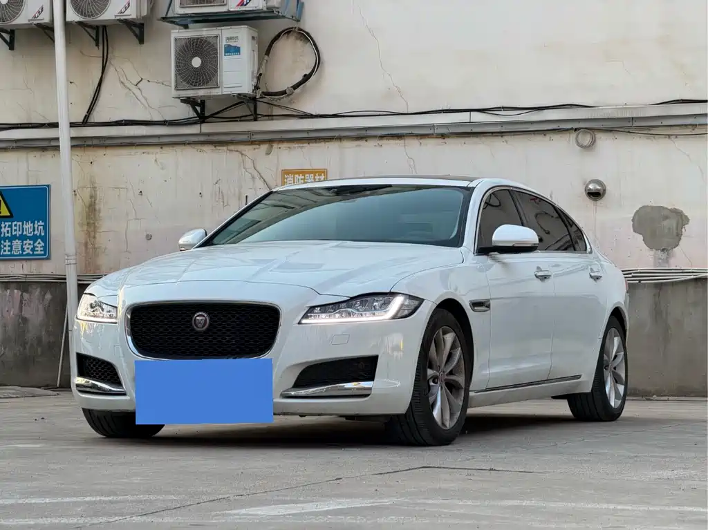 Купить Jaguar XFL