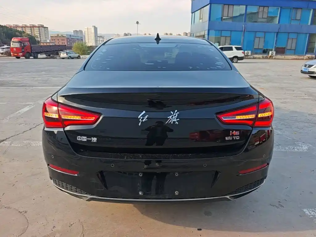 Hongqi Hongqi H5 — миниатюра 6