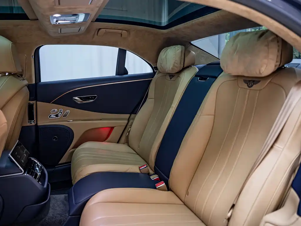 Bentley Flying Spur — миниатюра 19