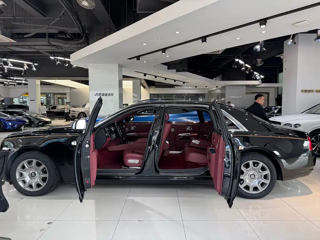 Rolls-Royce Ghost — миниатюра 9