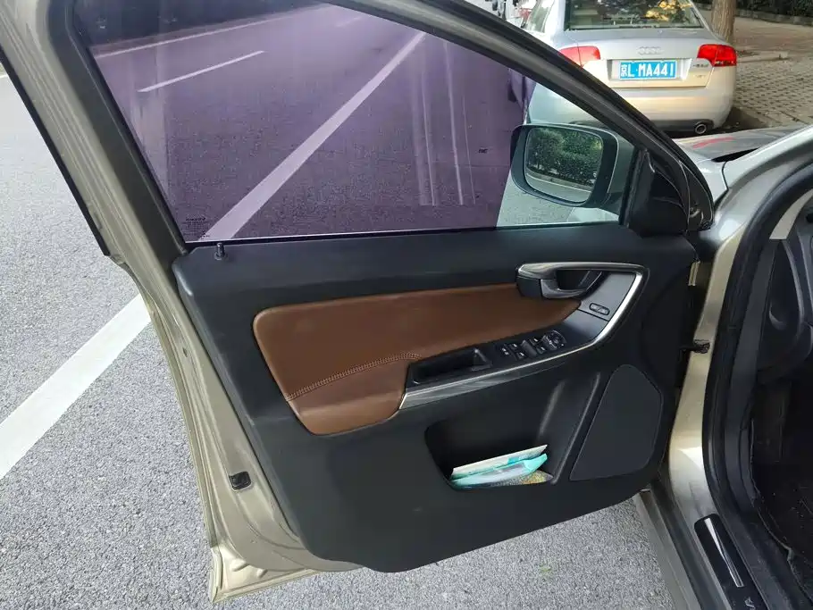 Volvo XC60 (Import) — миниатюра 7