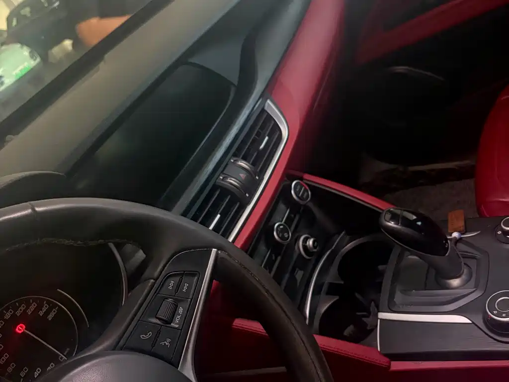 Alfa Romeo Stelvio — миниатюра 6