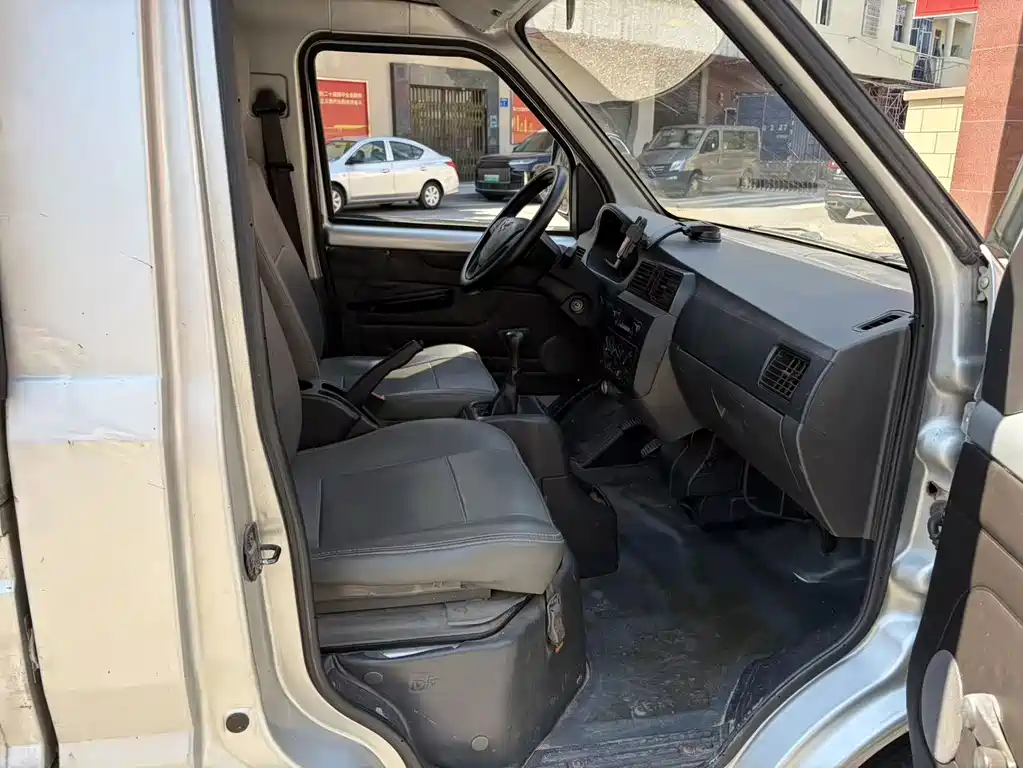 Wuling Rongguang Mini Truck — миниатюра 10