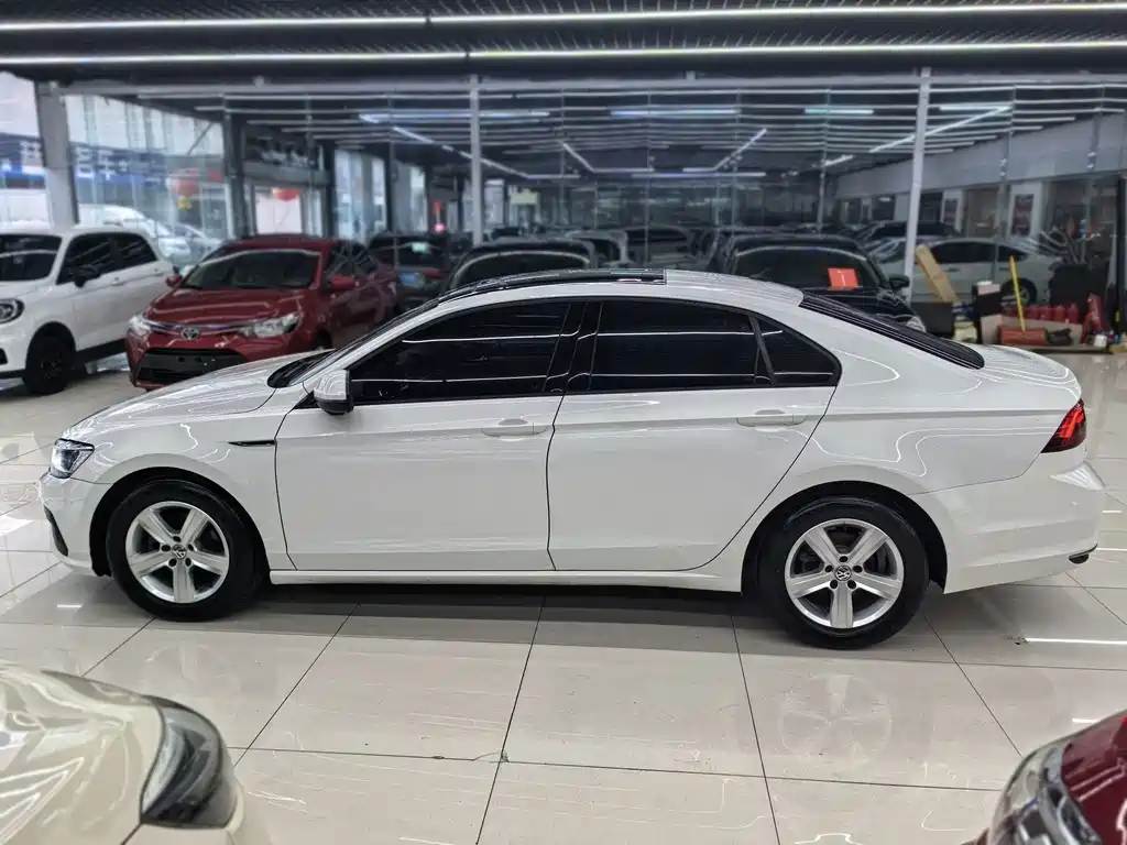 Volkswagen Lamando — миниатюра 2