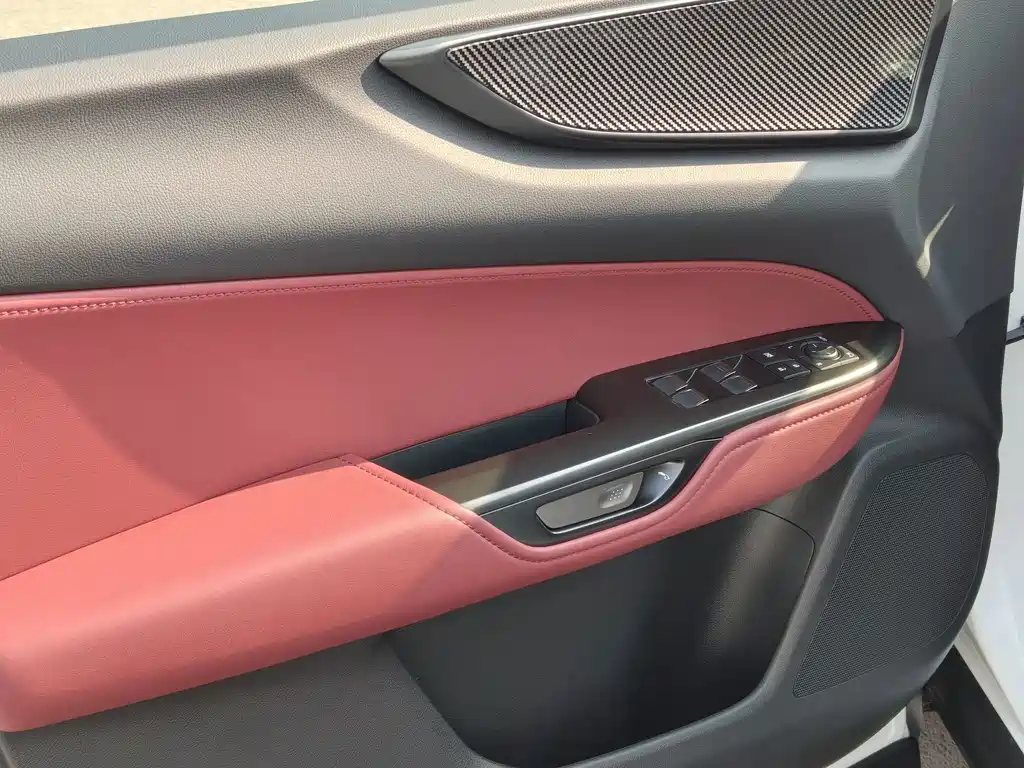 Lexus NX — миниатюра 13