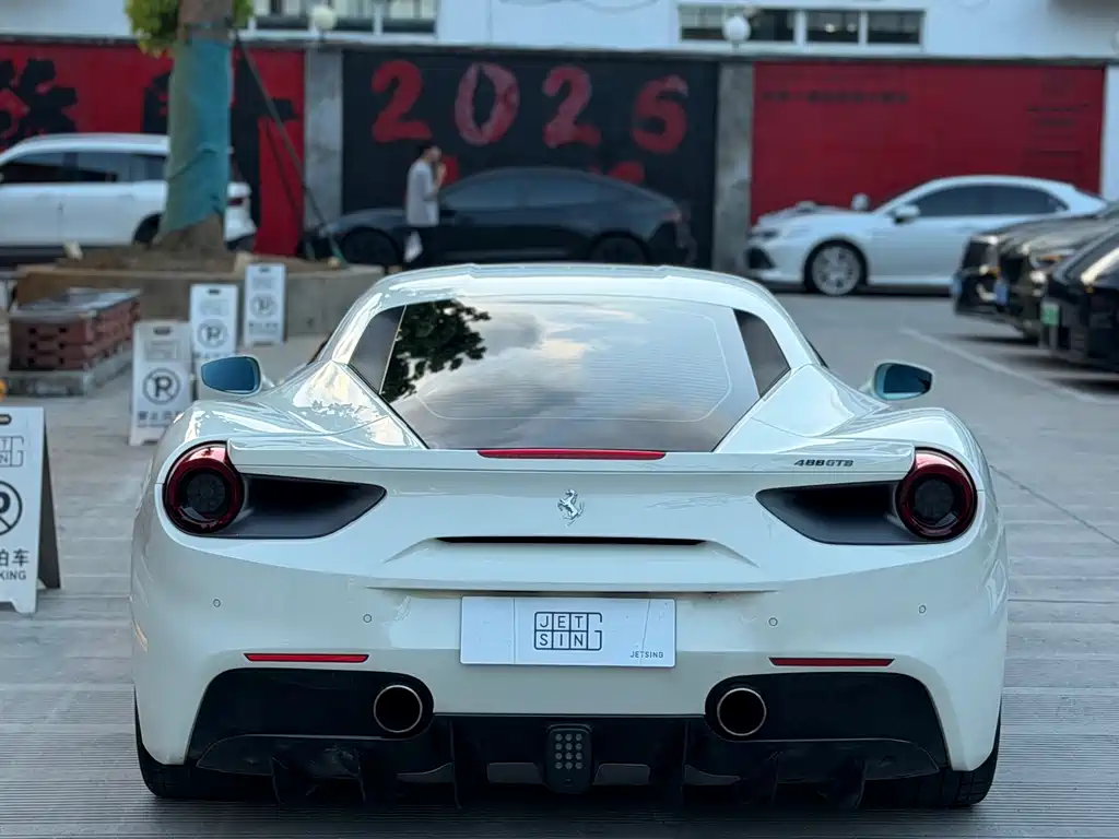 Ferrari 488 — миниатюра 3