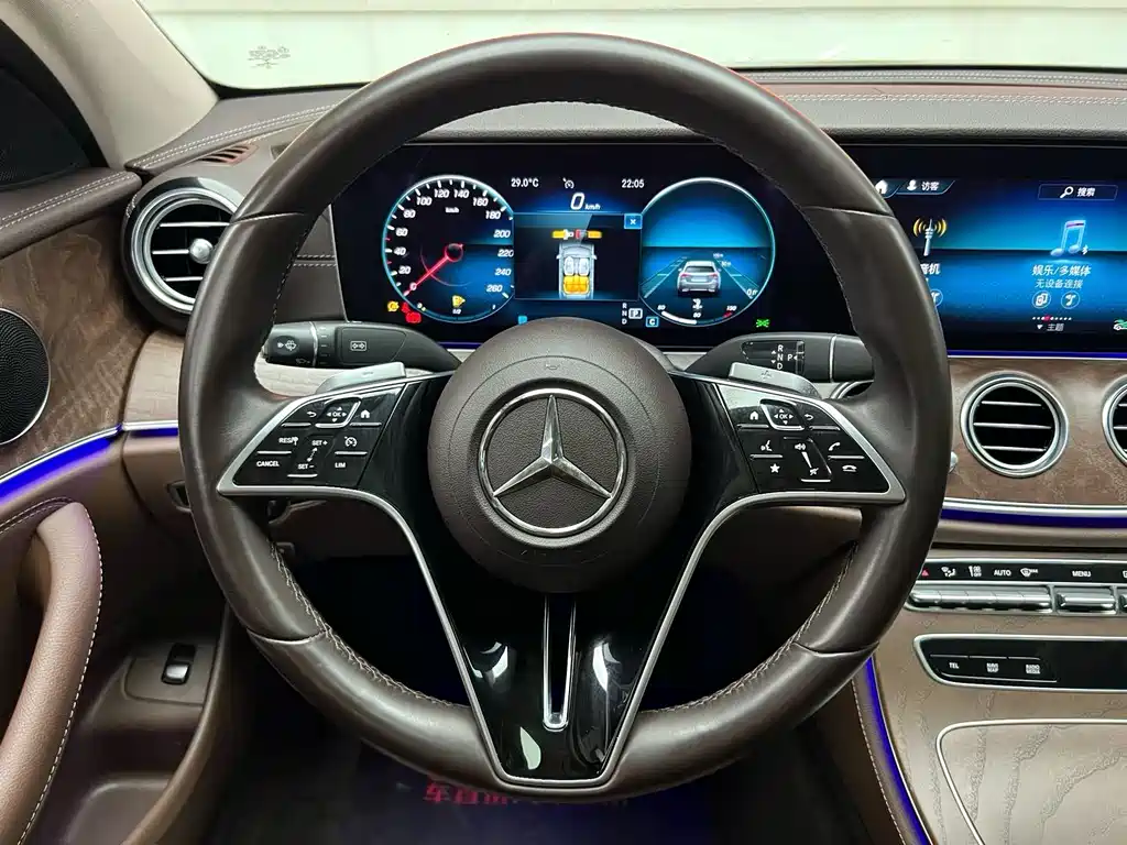 MERCEDES-BENZ E CLASS