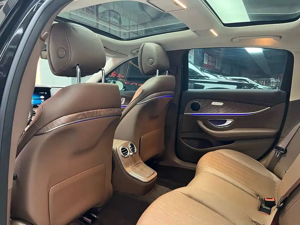 MERCEDES-BENZ E CLASS