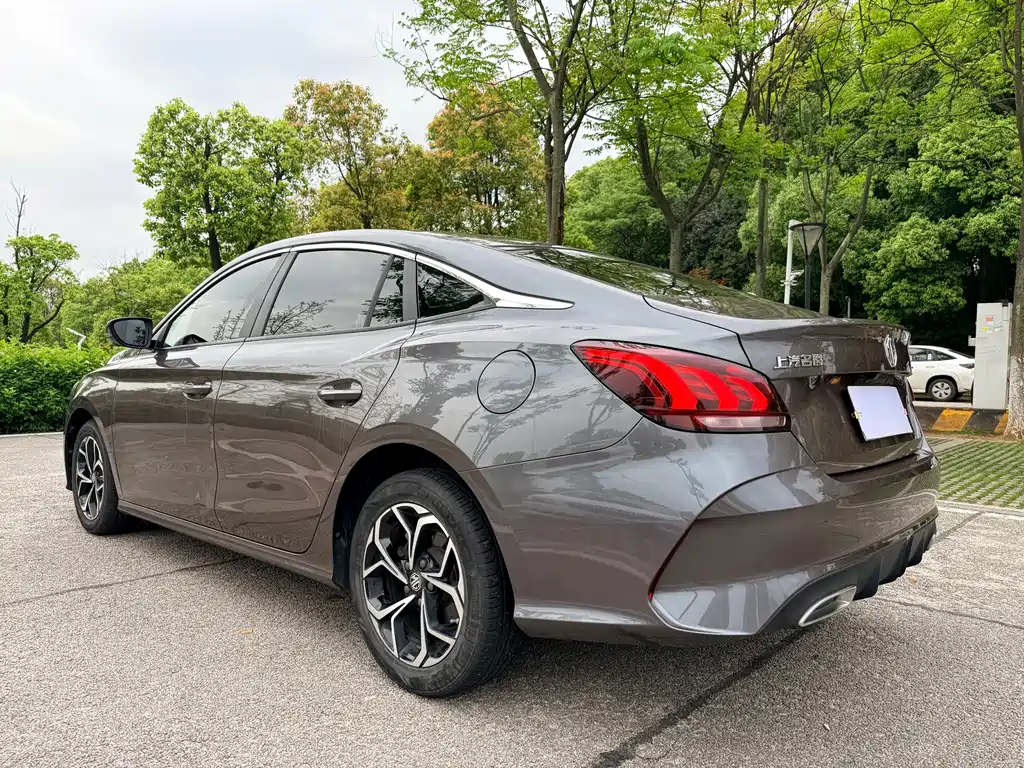 MG 5 2021 180DVVT CVT Luxury