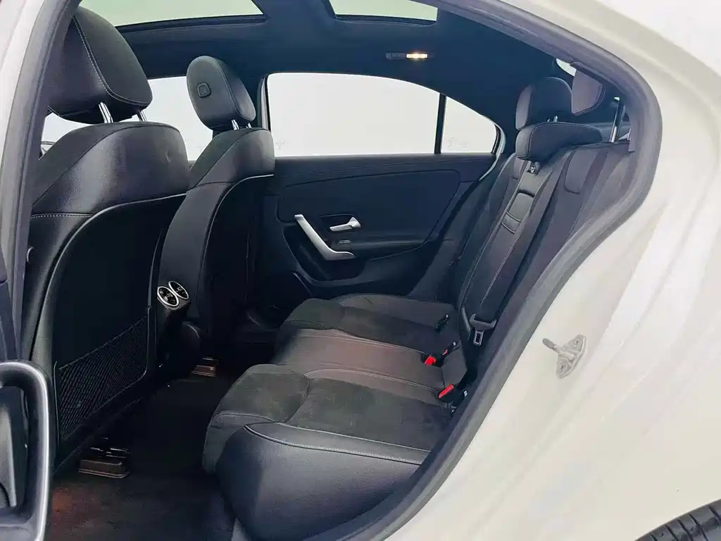Mercedes-Benz A-Class — миниатюра 9