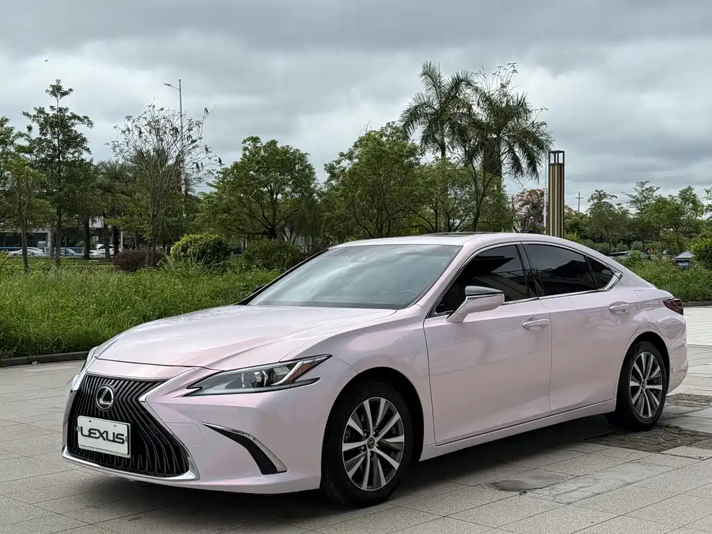 Купить Lexus ES