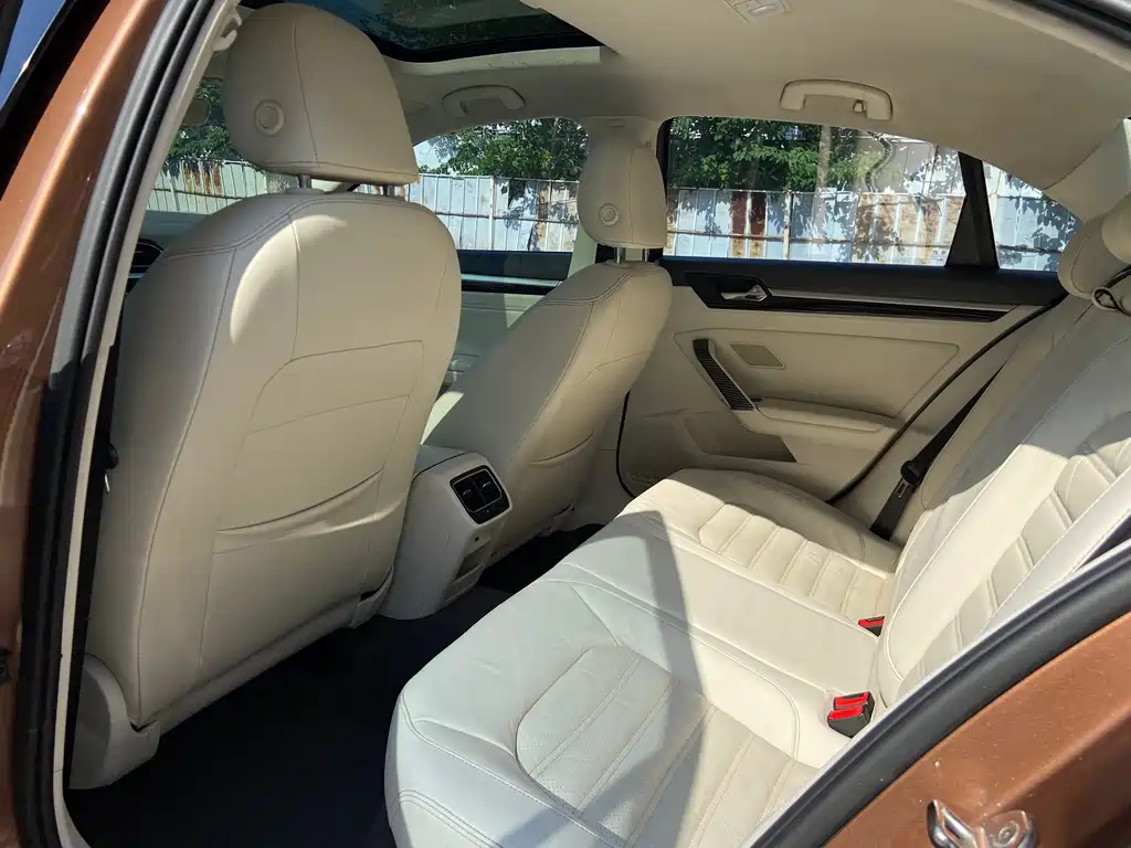 Volkswagen Lamando 2015 330TSI DSG Luxury