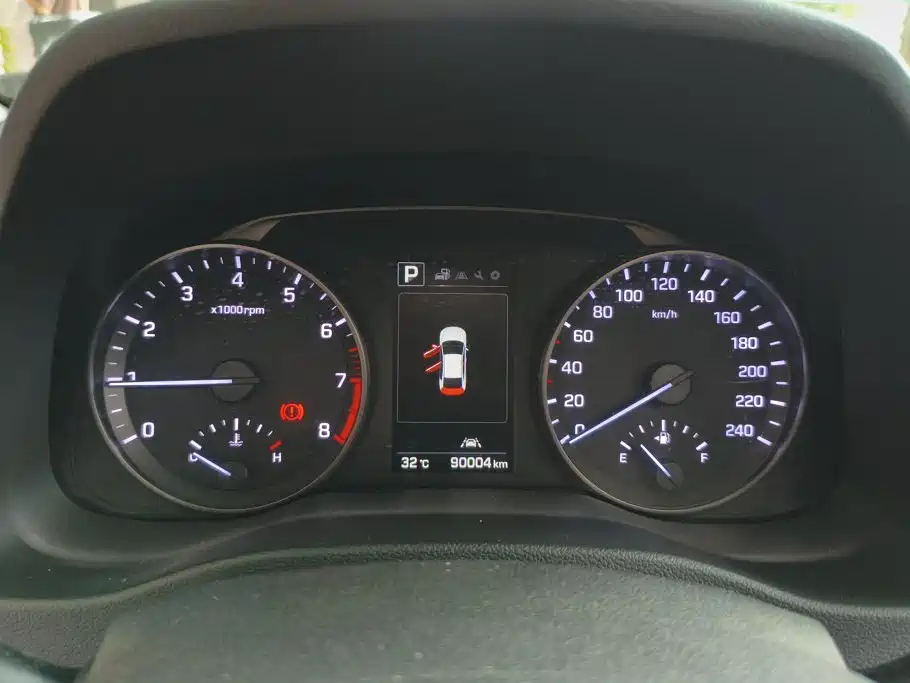 Hyundai Elantra — миниатюра 14