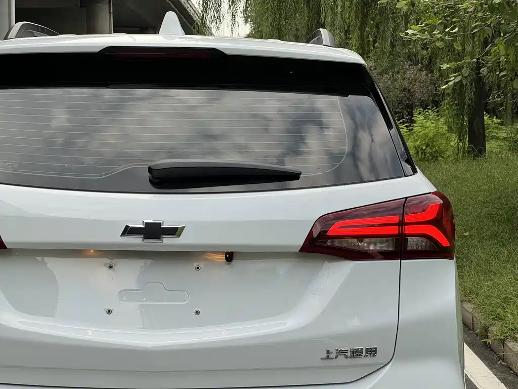 Chevrolet Equinox — миниатюра 10