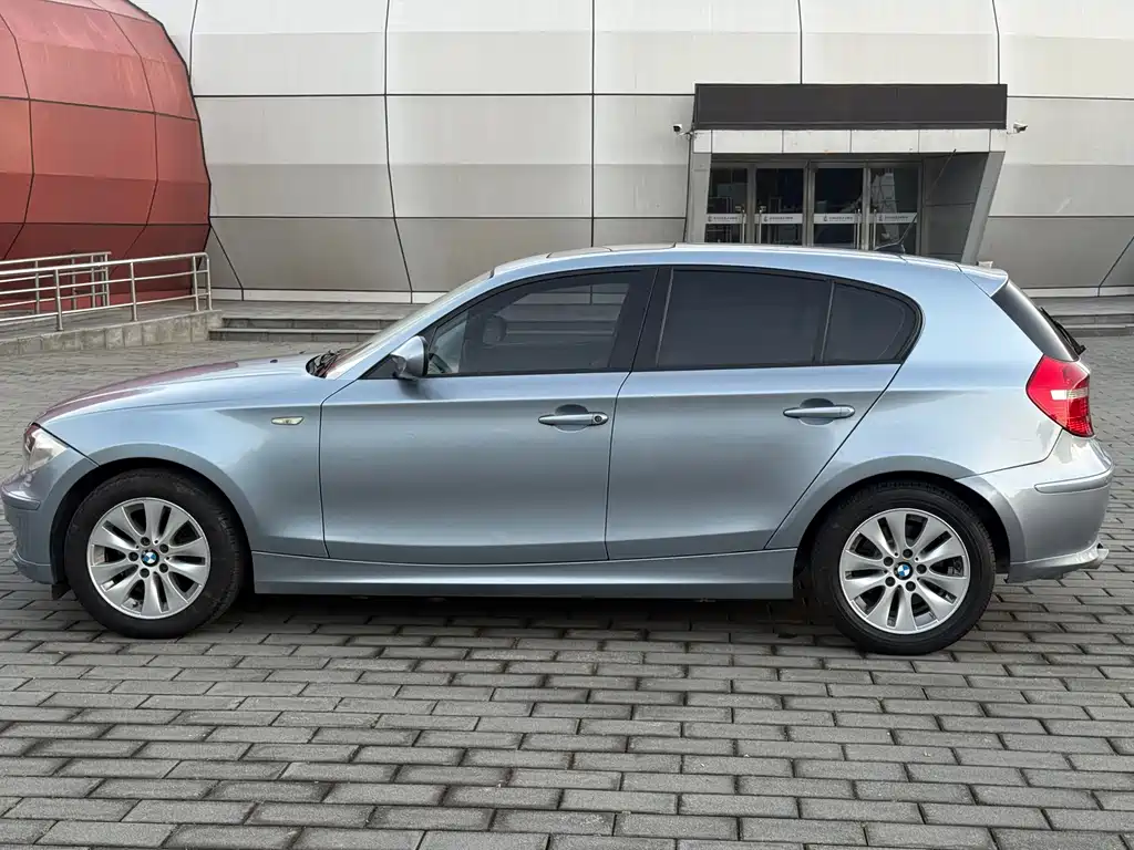 BMW 1 Series (Import) — миниатюра 7