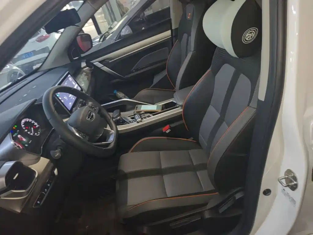 Geely Binyue — миниатюра 15
