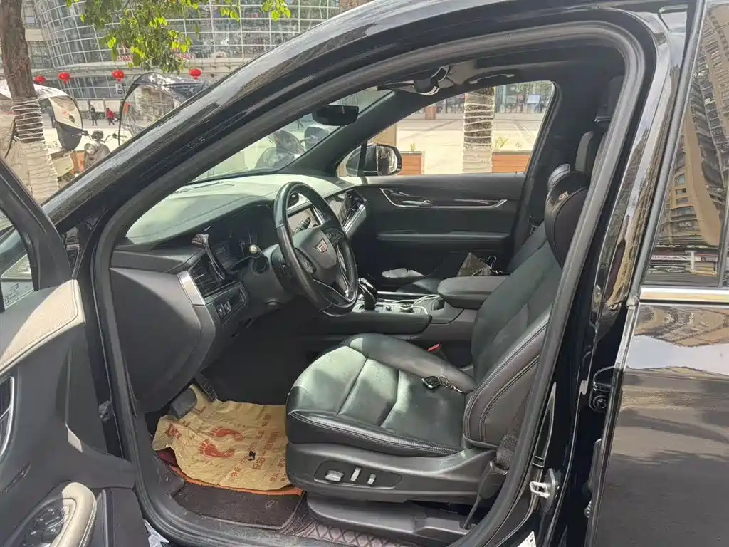 Cadillac XT6 2022 2.0T мест Luxury