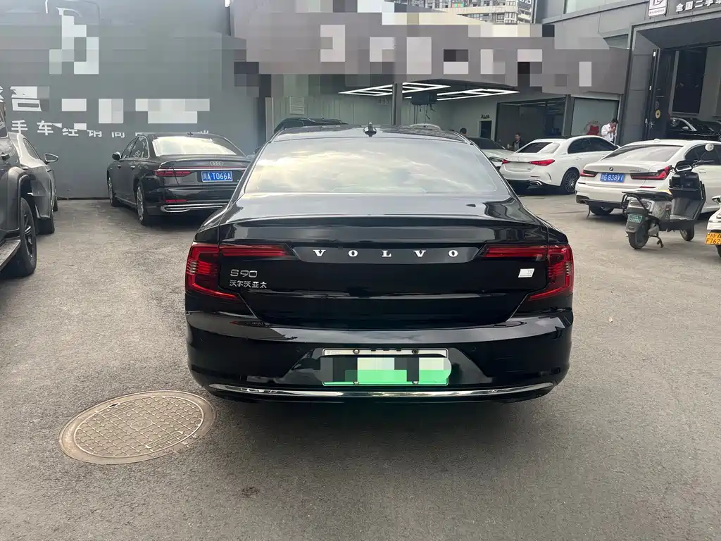 Volvo S90 PHEV — миниатюра 8