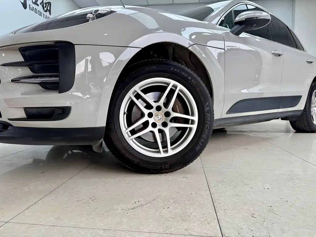 Porsche Macan — миниатюра 15